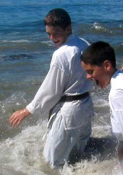 beach workout in wet clothes